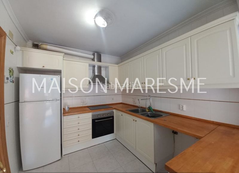 Foto 02241982-a712-4493-8372-3dc759f4372e. Duplex con camino riscaldamento parcheggio in Canet de Mar