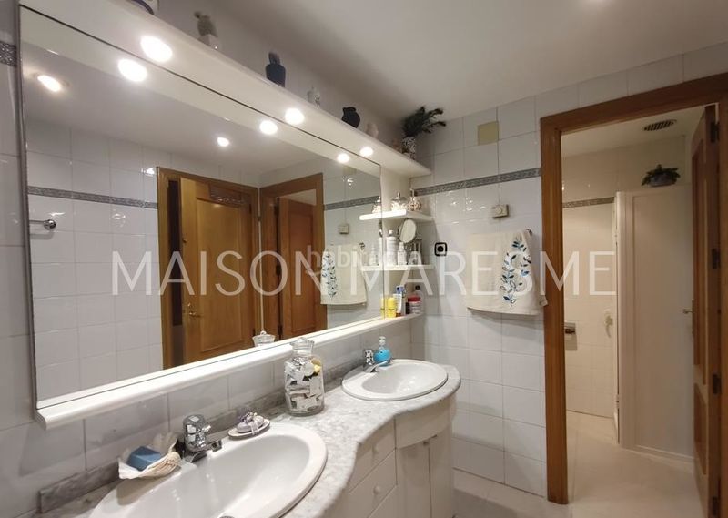 Foto 5bbebfc9-e043-4ec5-872b-a398620d3d18. Dúplex duplex en venta en Canet de Mar