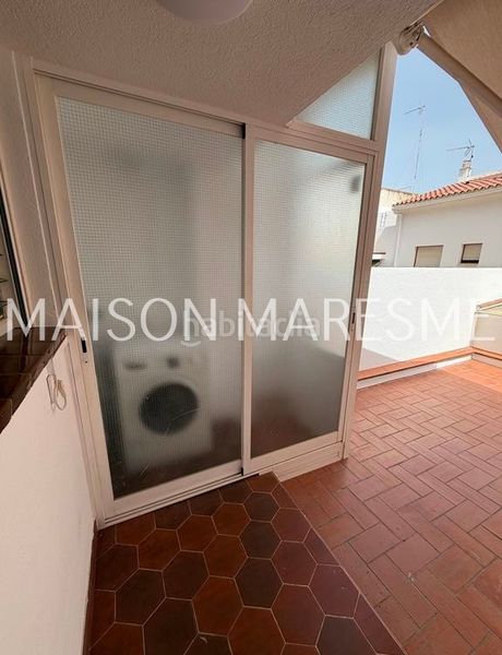 Foto 03eaef69-5d8b-4c63-882a-2fa259894772. Casa adossada amb xemeneia calefacció aparcament a Canet de Mar