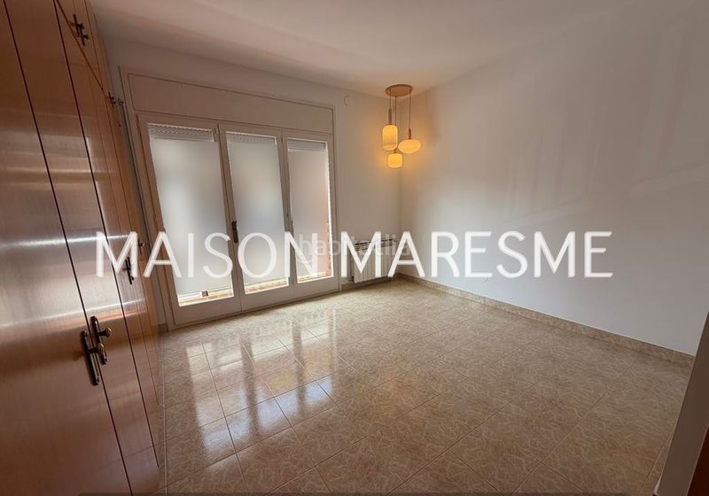 Foto 28598348-6521-4617-aa37-d07754f13e5c. Casa adossada amb xemeneia calefacció aparcament a Canet de Mar