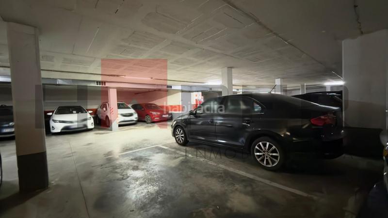 Foto c3f8c53d-acc6-47e3-8bfd-3eca27c59e61. Piso  en avda diagonal con parking en finca en Barcelona