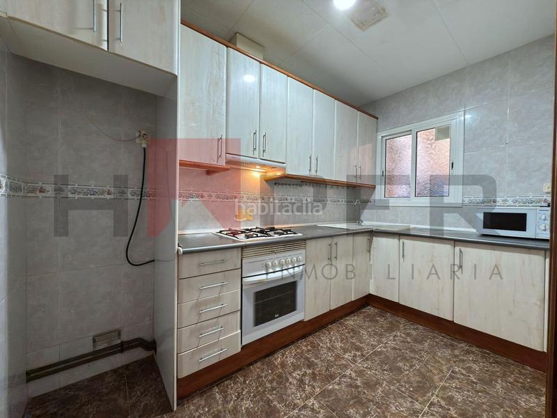 Foto 654b906f-df9d-4c8c-a891-6341c1361a53. Piso  en venta, junto a plaza constitucion en Prat de Llobregat (El)
