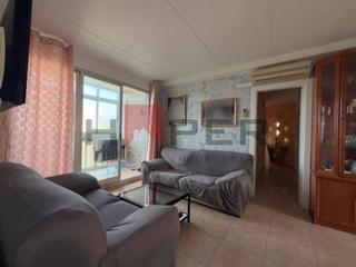 Pis  Barri d`orcasitas. Piso en venta de 4 habitaciones, baño completo y aseo