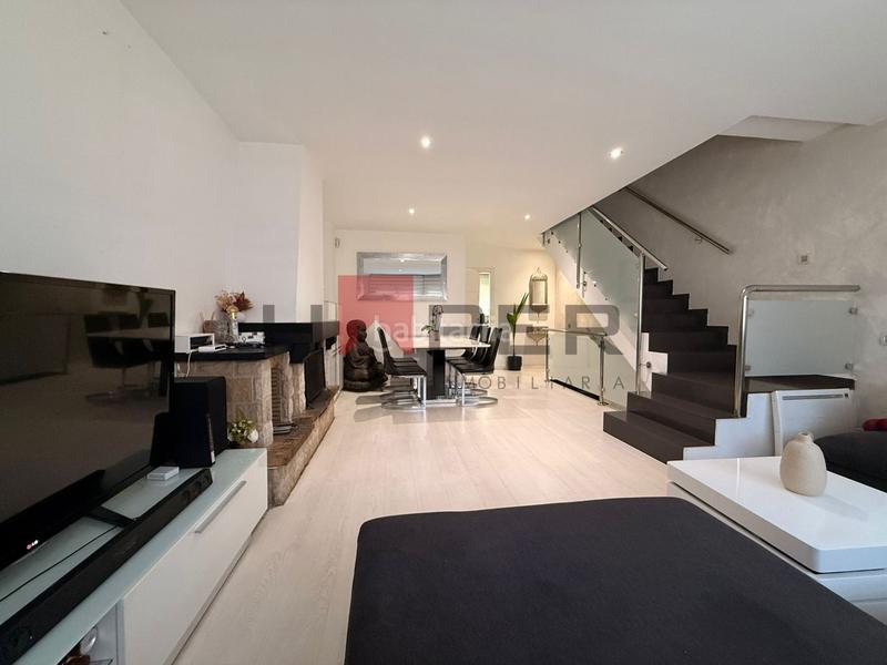 Foto c7c10d28-e95f-40c0-99fc-88cc80486d76. Zweistöckige wohnung in Sagnier-Plaça de Catalunya Prat de Llobregat (El)