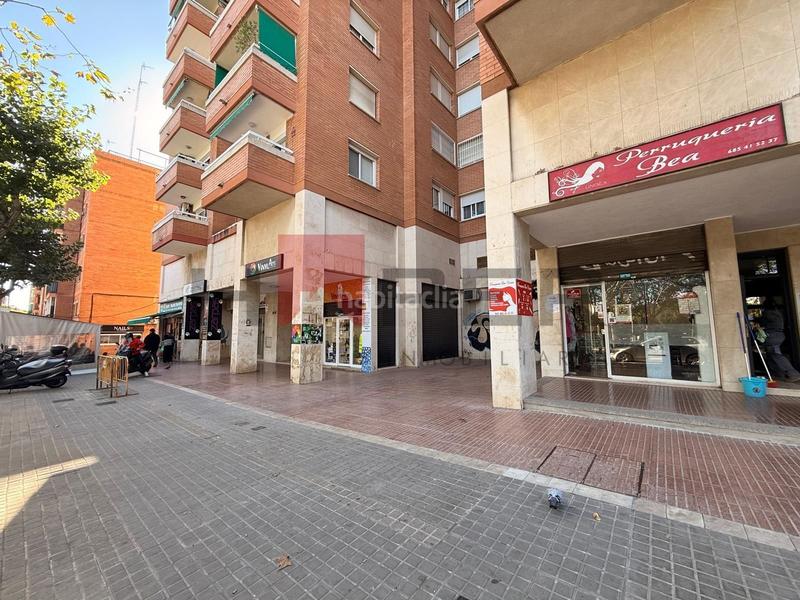 Foto 00e7f10d-30cb-4ed2-b0bf-add8071a5193. Local commercial dans Lloreda Badalona