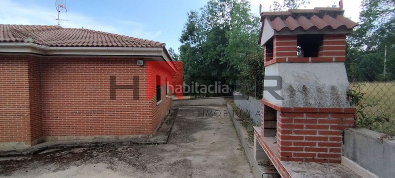 Foto 1639f6ba-2136-45a6-bfeb-239dd568d869. Chalet  independiente con parcela de 608 m en Navarredondilla