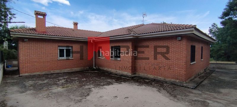 Foto 79a97e5a-a344-4950-8146-953b16cfe249. Chalet  independiente con parcela de 608 m en Navarredondilla