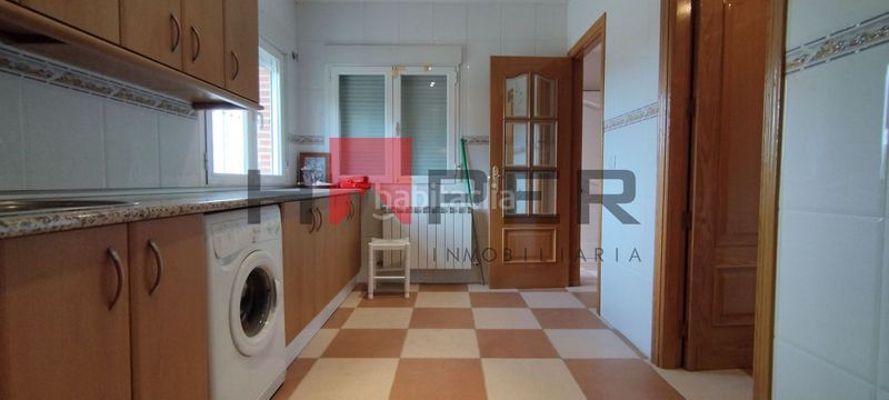Foto 87db0f11-76b2-493f-9e25-185ff6f49b12. Chalet  independiente con parcela de 608 m en Navarredondilla