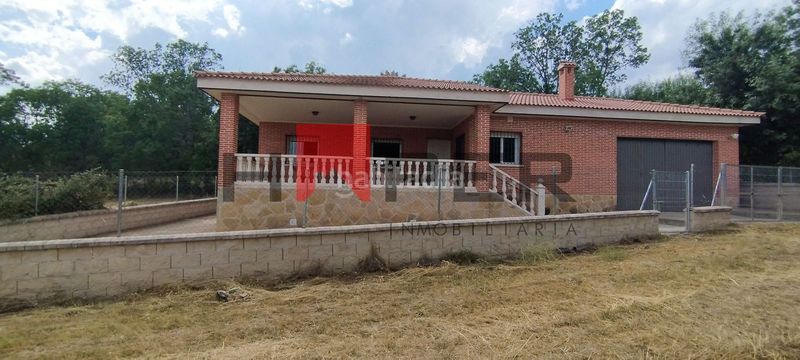 Foto 9595c228-b05f-4e65-be34-f110f7f01876. Chalet  independiente con parcela de 608 m en Navarredondilla