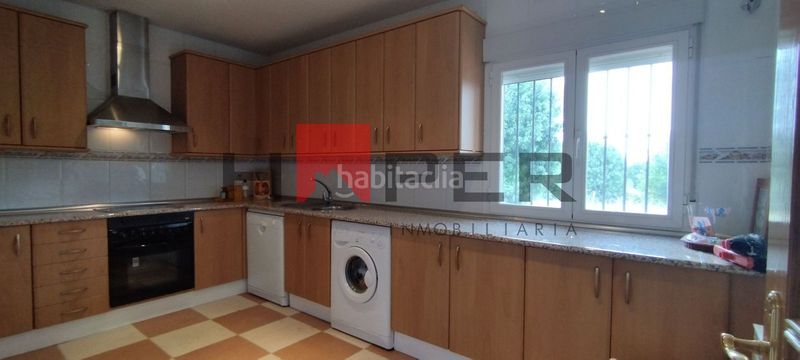 Foto b403fc4e-e3cd-474d-b099-bd92fc778e94. Chalet  independiente con parcela de 608 m en Navarredondilla