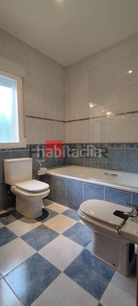Foto c6d7f55a-5967-44c5-bd4b-e5f10d173c99. Chalet  independiente con parcela de 608 m en Navarredondilla