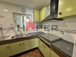 Appartement  N/a. Piso en venta 3 habitaciones dobles y balcon , con baño de 4 pie