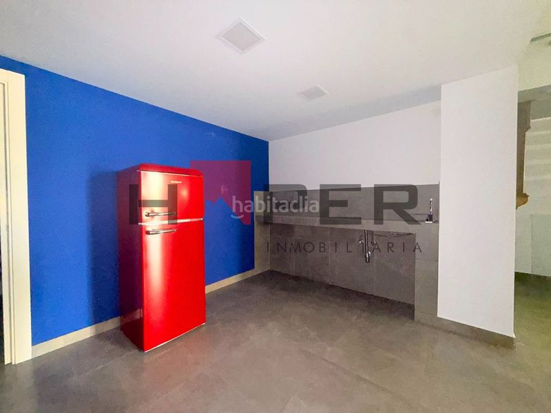 Foto f07368f7-36e7-40bc-b2e0-61d5fc3b967c. Local comercial a Estruch-Eixample Prat de Llobregat (El)