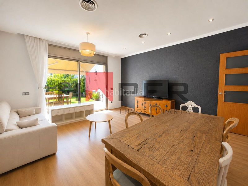Foto 2a78edfb-7887-48a1-92df-94bd9a7f0def. Casa a Centre Prat de Llobregat (El)
