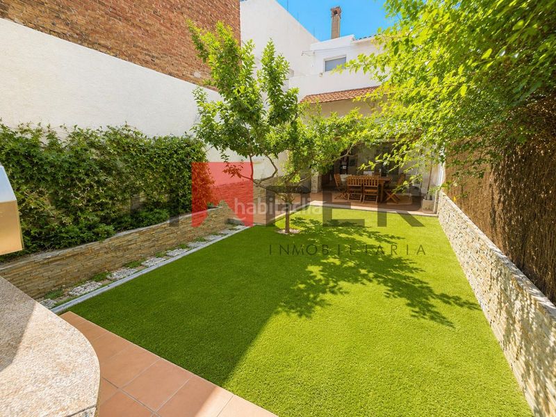 Foto 36008933-7e13-4b3d-9f7d-1b14e1e843f2. Casa a Centre Prat de Llobregat (El)