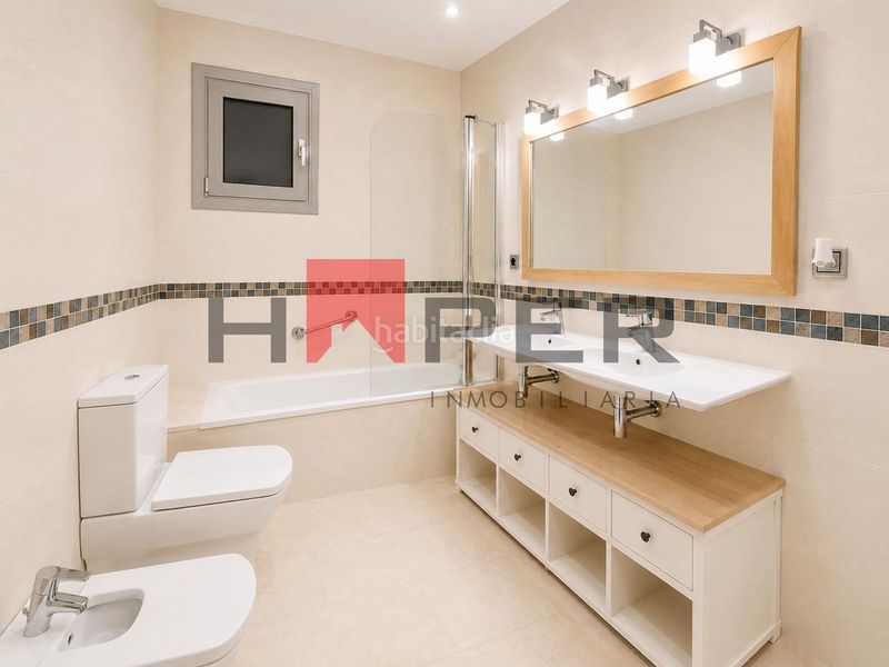 Foto b6689e81-704f-4af1-9310-131a8a5ff17a. Casa a Centre Prat de Llobregat (El)