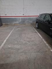 Aparcament cotxe a Carrer sant cristòfol 19. Parking céntrico