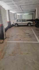 Aparcament cotxe  Carrer folch i torres. Plaza de parking amplia