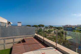 Penthouse in Carrer anoia 19. Moderno y soleado ático de 70m2, con solarium de 50m2, con vista