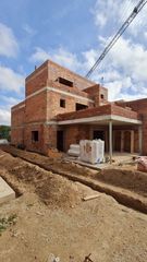 Chalet in Carrer de la serra de llaberia 8c. Obra nueva, acabada 2026. sólo quedan 2 chalets de máxima eficie