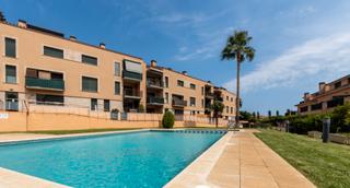 Appartamento  Carrer les palmeres. Céntrica y luminosa vivienda, esquinera, con pkn y psicina