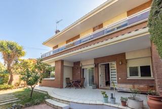 Casa pareada  Avinguda vilafortuny. Chalet pareado de 237m2 , 4hab, zona tallats