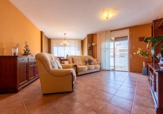 Pis  Avinguda del baix camp. Céntrica y luminosa vivienda de 112 m², con vistas despejadas y
