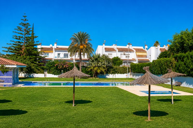 Foto 58cf66c2-bb2c-438f-b742-3b28e7f9222a. Casa aparellada amb calefacció aparcament piscina a Cambrils
