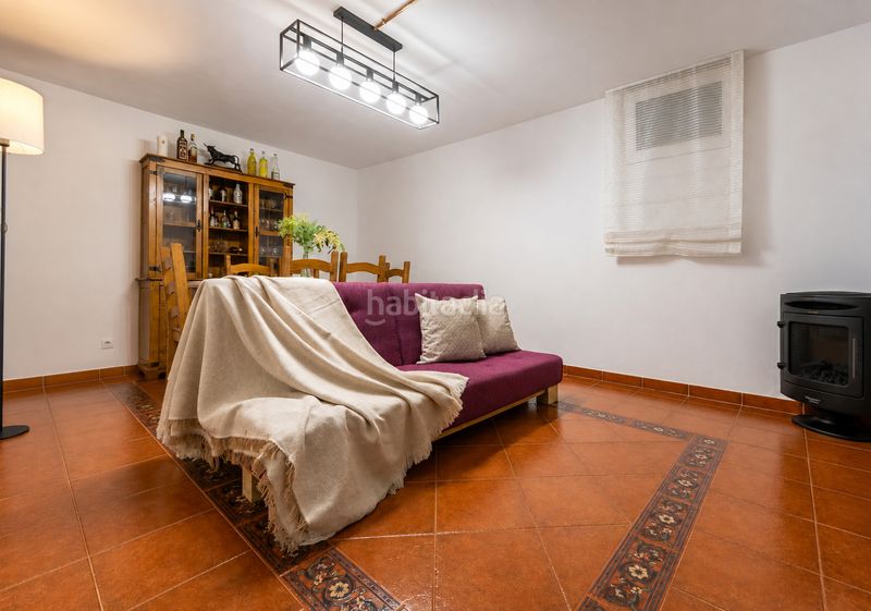 Foto 41460e8f-da9a-4d0b-94ad-568875b44d60. Casa aparellada amb xemeneia calefacció aparcament piscina a Cambrils