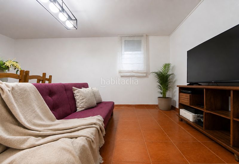 Foto 4ad2c006-7a43-42eb-9b8d-23c40800b7a8. Casa aparellada amb xemeneia calefacció aparcament piscina a Cambrils