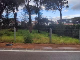 Terreny residencial a Llagostera. Magnífica parcela en la urbanización la canyera