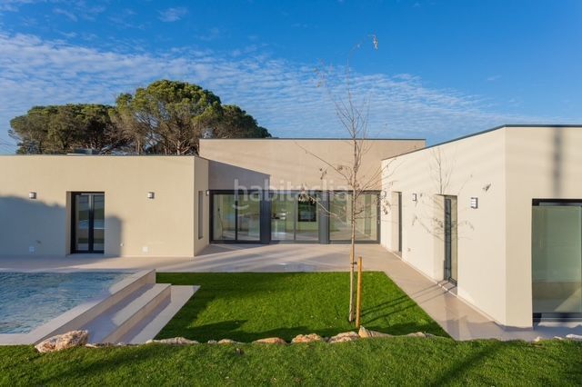 Foto 210d929d-8e70-42ff-97fa-c4eb903d034b. Casa amb calefacció aparcament piscina a Llagostera