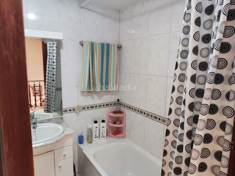 Foto 4fa5f723-ca61-41d7-b999-831409c3be3a. Casa adossada a Llagostera