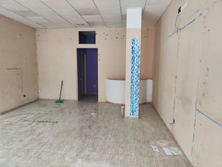 Miete Geschäftsraum in Llagostera. Local comercial céntrico en llagostera, con gran vidriera, de un