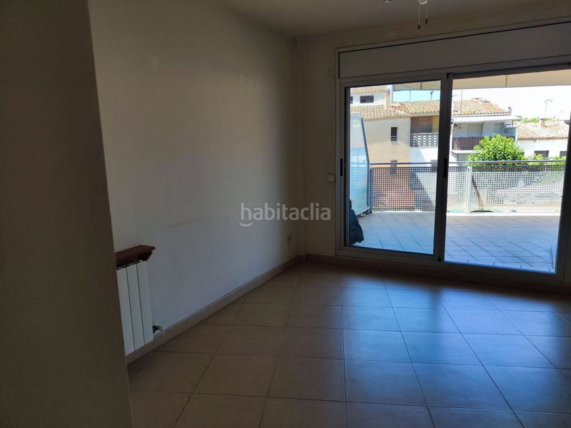 Foto 924f2497-08d0-44ea-b564-2d52902bf727. Piso  a la venta a en Llagostera