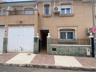 Casa adossada  Calle doctor manuel galvez. Duplex de 4 dormitorios