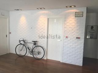 Pis a Erandio. Fincas laucirica presenta exclusiva vivienda de diseño en el cor