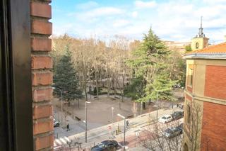 Affitto Appartamento in Segundo Ensanche. Piso en alquiler, de lujo en centro de pamplona, edificio rehabi