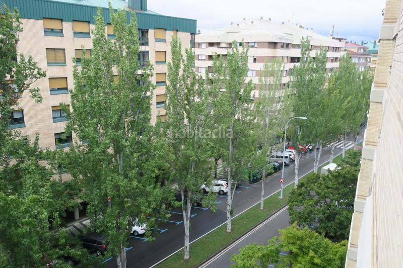 Foto f306d2b6-c872-4182-94b4-73d97a5b4768. Alquiler piso  en excelente ubicación, muy luminoso y con vistas. en Pamplona / Iruña