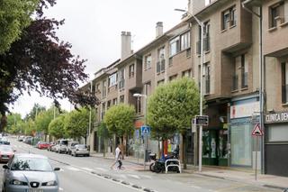 Etagenwohnung  Calle real. Piso completamente exterior, en excelente ubicación.