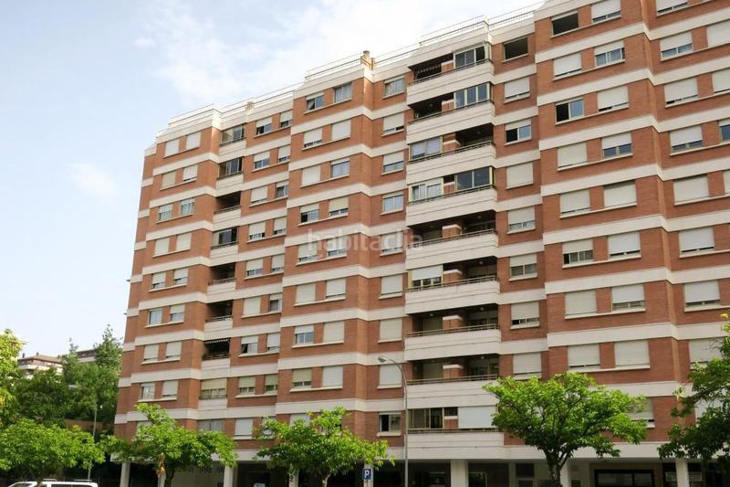 Foto 5aae28ce-d12d-4ab2-b273-a8d7c7fa861c. Piso  todo exterior en excelente ubicación. en Pamplona / Iruña