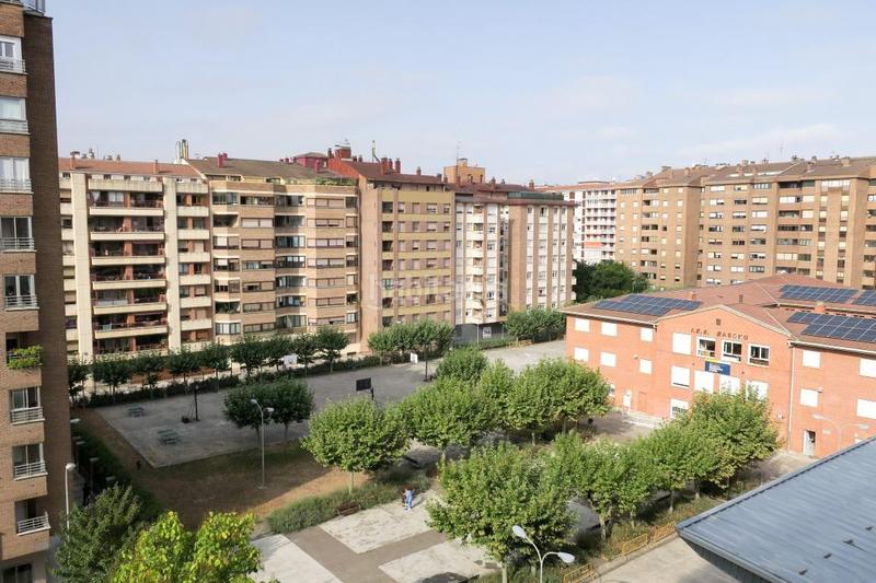 Foto 990c57ed-cd04-469c-aaff-90eee6f72fd6. Piso  todo exterior en excelente ubicación. en Pamplona / Iruña
