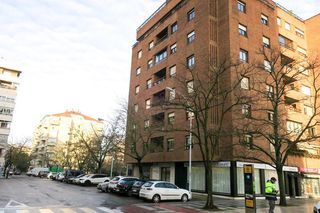 Miete Autoparkplatz in Calle iñigo arista 20. Plaza de garaje en alquiler