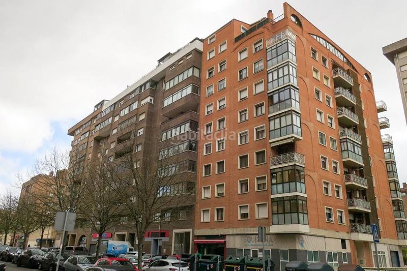 Foto 9133a8f1-3d85-4cfb-88f6-c8f138fa9ff2. Pis amb aparcament a Azpilañaga Pamplona / Iruña