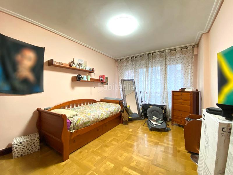 Foto 972e780c-e7eb-4edb-b12c-5cd98db3f3dc. Etagenwohnung mit heizung in Ensanche Vitoria - Gasteiz