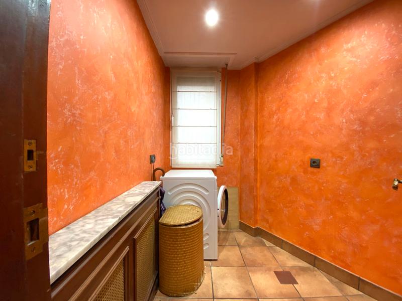 Foto d6ee87a2-85b0-4b09-9920-760b49843363. Etagenwohnung mit heizung in Ensanche Vitoria - Gasteiz