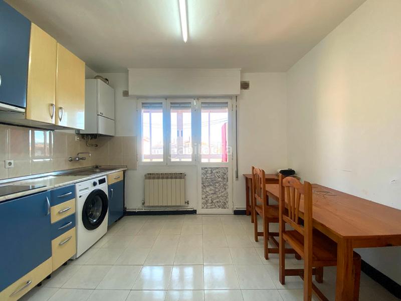 Foto 8c5b7093-bfcd-4124-9941-b479174d27d5. Flat with heating in Ariznabarra Vitoria - Gasteiz