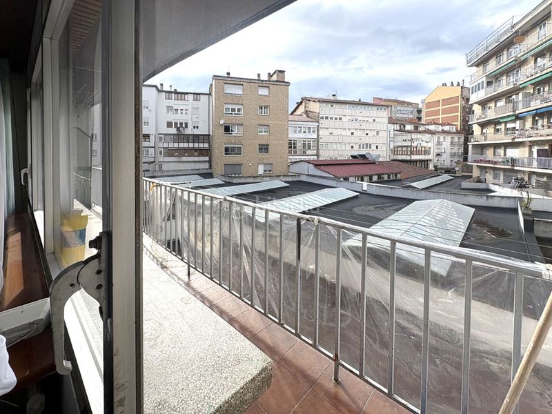 Foto 4049f585-70af-49fb-a59f-3d26b2d87d78. Pis amb calefacció a Ensanche Vitoria - Gasteiz