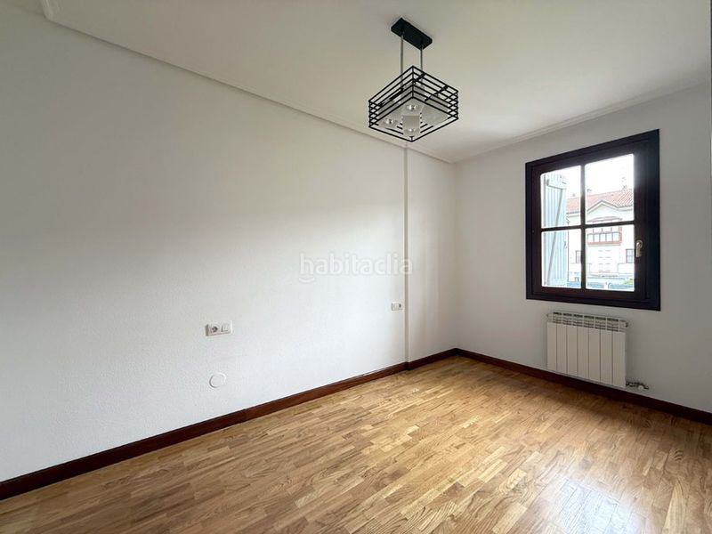 Foto 5d0d6528-b97e-4568-91f5-c762201ac00b. Casa amb calefacció aparcament a Legutiano