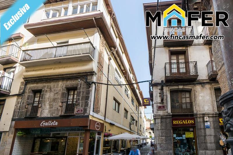 Foto babdeb54-2b29-4948-8f31-16ebbd8ee327. Piso en calle fuente fresnedo 2 en pleno corazón en Laredo